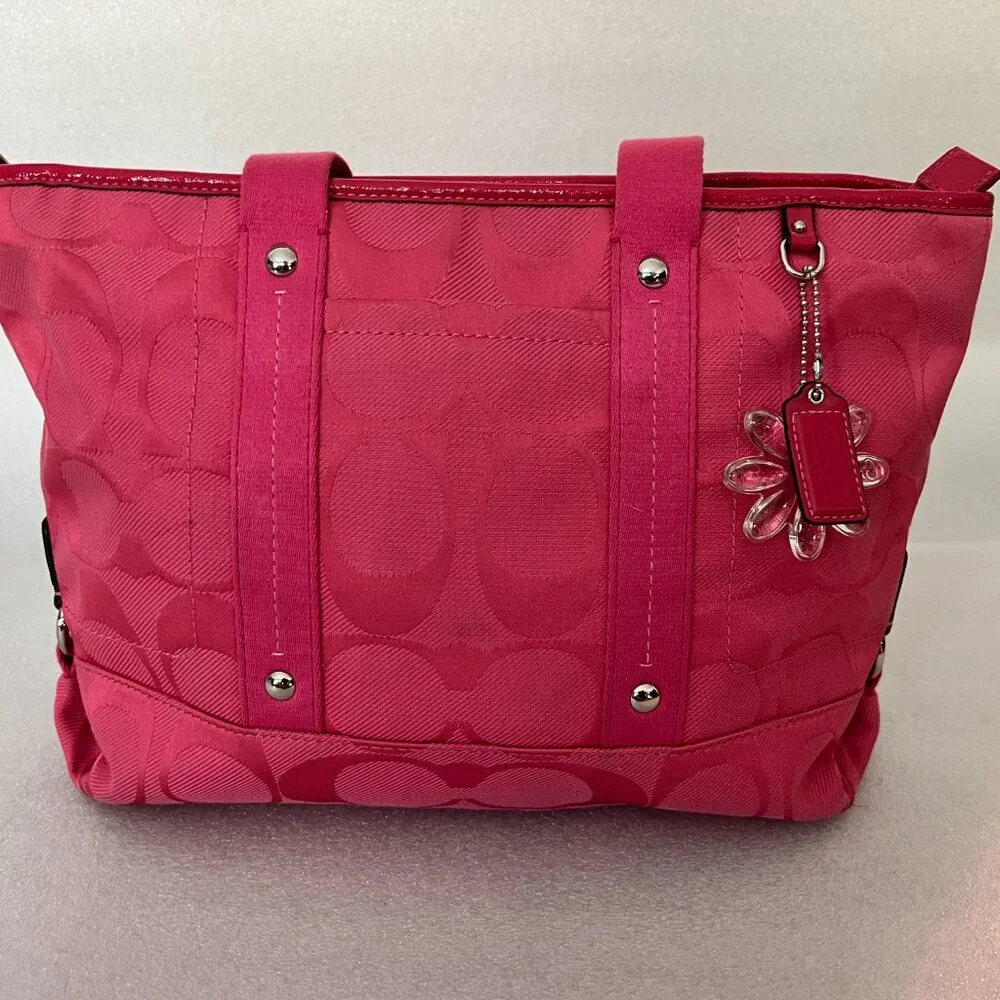 COACH Hot Pink Kyra Daisy Signature Tote F18844 - Picture 1 of 5